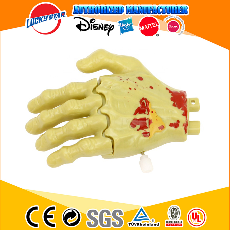 2021 Hot Sales Halloween Novelty Gifts Toys Wind up Cartoon Clockwork Kids Broken Arm Hand Party Favor